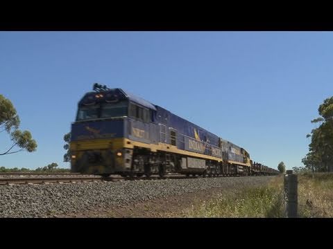 Steel Train in Australia - Pacific National Broad Gauge Railway - PoathTV