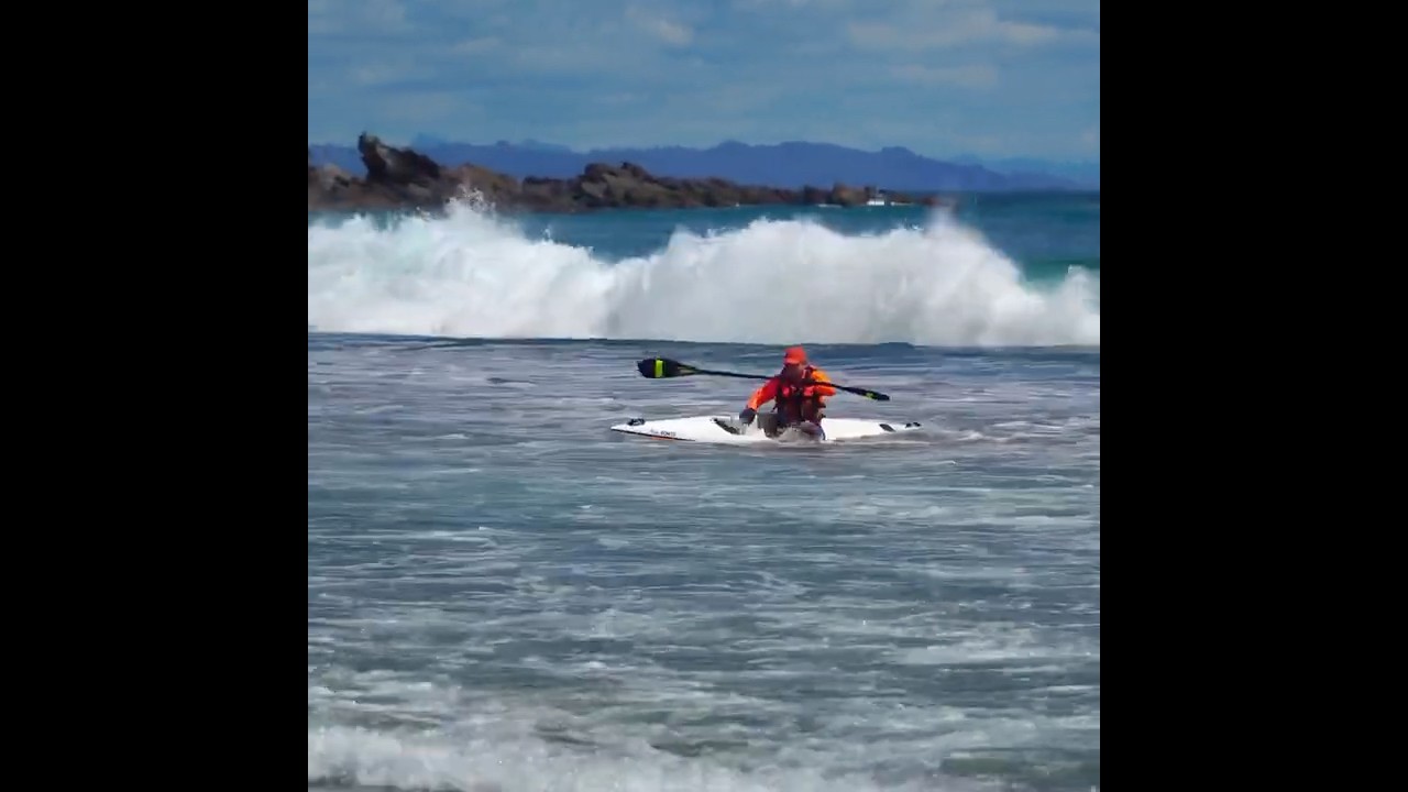 Shore break #surfski #shorebreak #waves #newzealand