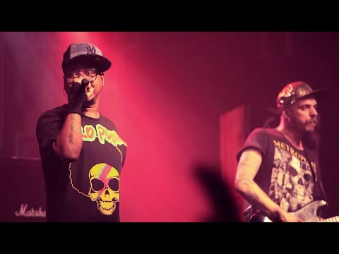 Comunidade Nin-Jitsu Ft. Xis - 17 Us Mano E As Mina (DVD Ao Vivo No Opinião)