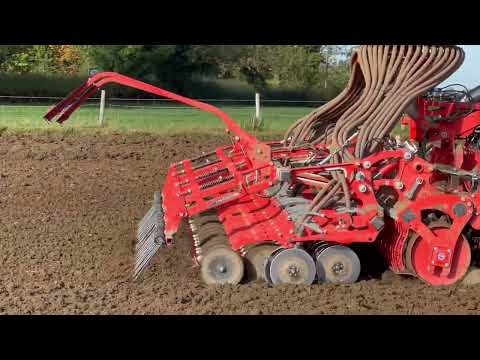 Fendt 720 Vario coupled to Kuhn HR 4530 RCS Power Harrow-Drill with Vistaflow and Seedflex Coulters