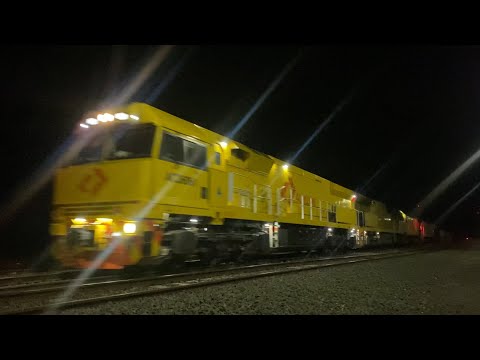 Down 7MP1 Aurizon container train with ACD6061 ACD6053 G533 and CrewCar at Gheringhap loop 3/5/2025