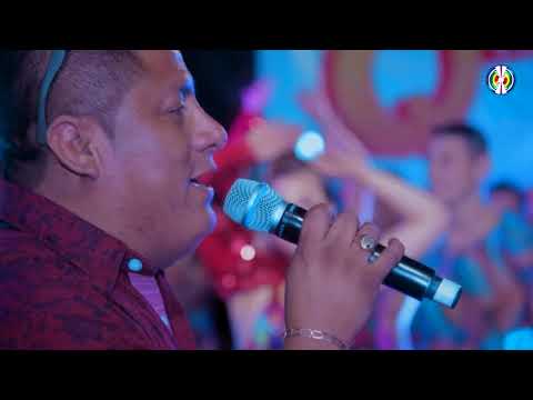 CLAVITO Y SU CHELA - PORQUE SERAS ASI @ CONCIERTO OFICIAL