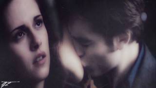 New Moon || It's the bitter taste of losing everything