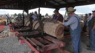 preview picture of video 'Days Gone By Tractor Show & Threshing'