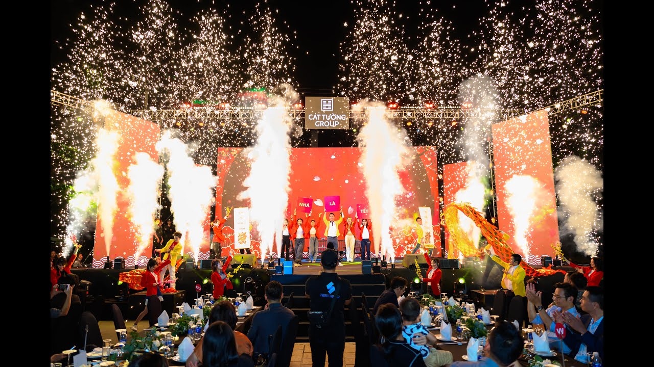 Cát Tường — Year End Party