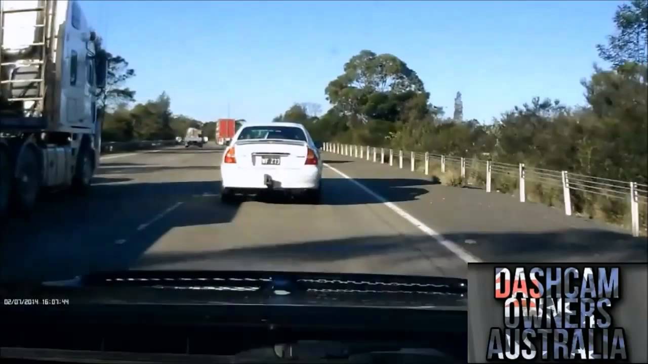 Dashcam Compilation Shows That Australia Has Some Awful Drivers