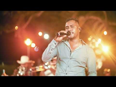 Banda la Única del Rancho - La Mesera.