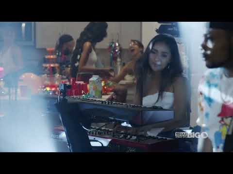 DROXYANI -  SOMEONE ELSE  (Live at HOUSEPARTY)