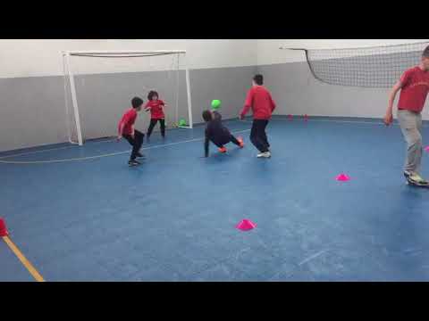 Come giocare a calcio