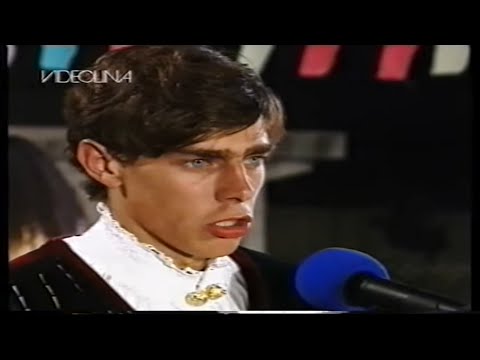 Tenore e gruppo folk de Illorai 1995