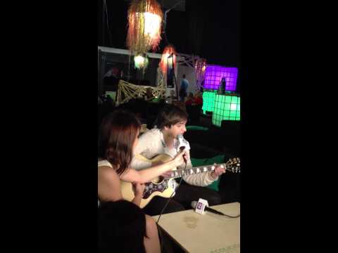 Roberto Bellarosa sings 'Love Kills' acapella