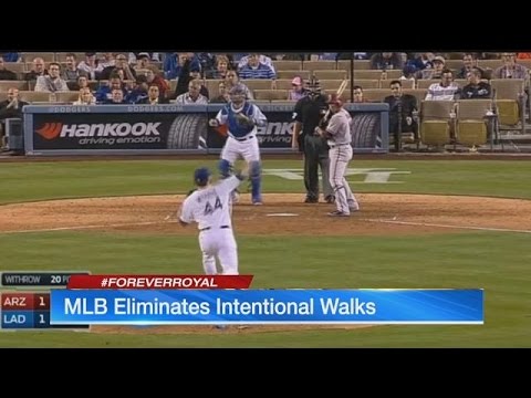 MLB introduces new rule to speed up games in 2017