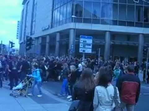 Flashmob: Wall of Death - Prager Straße Dresden 02.06.2012