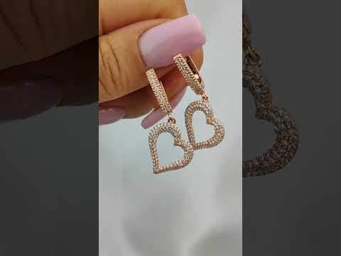 Серебряные серьги подвески 925 пробы в позолоте сердечка с камушками - фото 1 - id-p3112379741
