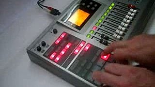Video thumbnail for Zoom MRS1044 Bass demo by Gearfacts