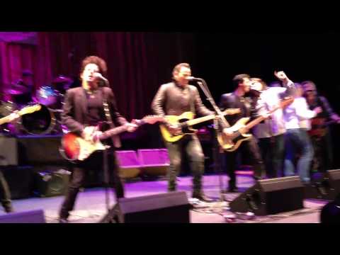 Willie Nile with  Bruce Springsteen "One Guitar"