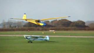 preview picture of video 'Ka-7 Glider Landing at Bembridge IOW'