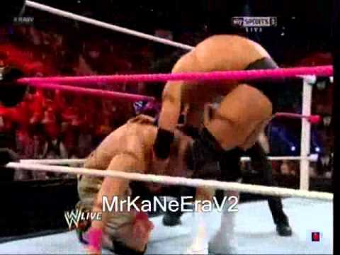 Damien Sandow cashes in his money in the bank contract on John Cena - Raw 10/28/2013