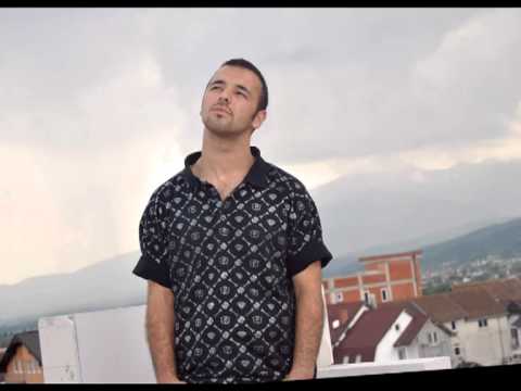 D-Komit  feat 2Ton - PLAY