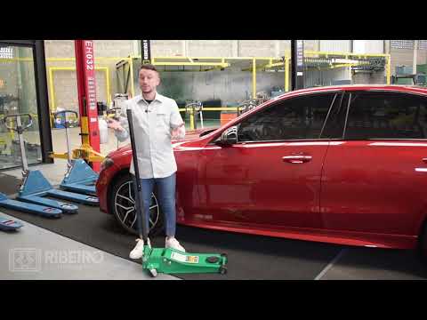 Macaco Jacaré 3 Toneladas (3000 Kg) Rebaixado Duplo Injetor com Roda PU  Equipamentos RIBEIRO-PU-RMJI003-8888 - Video