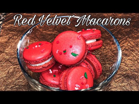 RED VELVET CHRISTMAS MACARONS