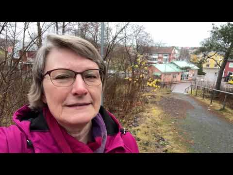 Kommunikations- och strategikonsulten Helena Nilsson träffar vi på uppdrag i Östhammar.