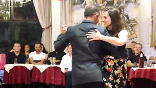 Compadrón (D'Arienzo) Noelia Benz y Frank Obregón. Milonga Cachirulo 23ene24