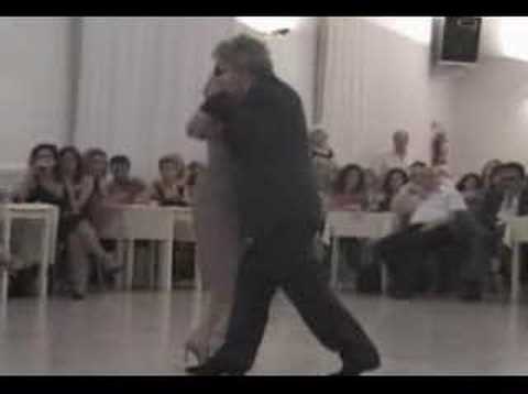  Alberto Dassieu  and  Paulina Spinoso  are  dancing  to  the  tango  "  Seguime Si Podes  "