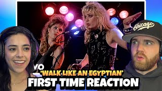 The Bangles - Walk Like an Egyptian | ¿Fue ESTE el himno definitivo de los 80? | Primera reacción