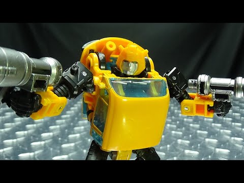 Netflix WFC Deluxe BUMBLEBEE: EmGo's Transformers Reviews N' Stuff