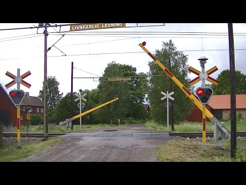 Spoorwegovergang Karlstad (S) // Railroad crossing // Järnvägsövergång