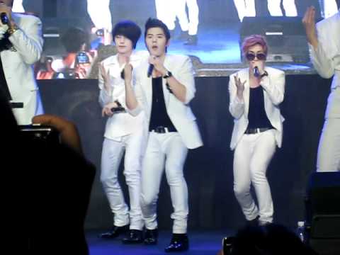 ZE:A Live in Manila (Market! Market!)