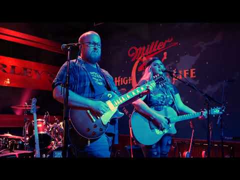 Rebel's Fox "Fire It Up" Live on the WDVX Blue Plate Special 08-19-22