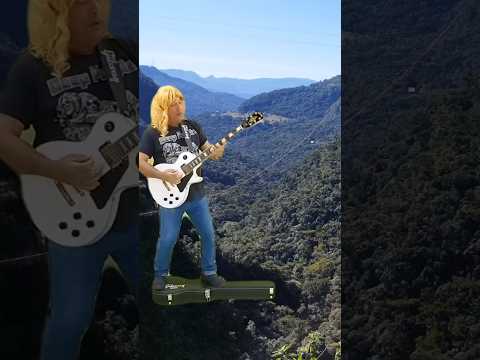 Voando com a guitarra na serra catarinense em Urubici SC