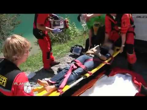 Tiroler Helikopter Ambulanz im Dauereinsatz RK 2 Dokumentation Rettungshubschrauber