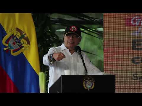 Gustavo Petro en Roberto Payán Nariño - De la exclusión a la libertad económica. 