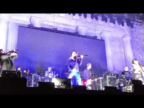 Wonderwoman's theme Live!