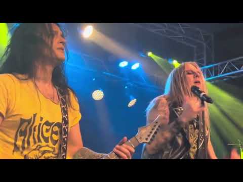 Crashdïet - Out Of Line