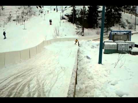 Alamäkiluistelua Serenassa (1)