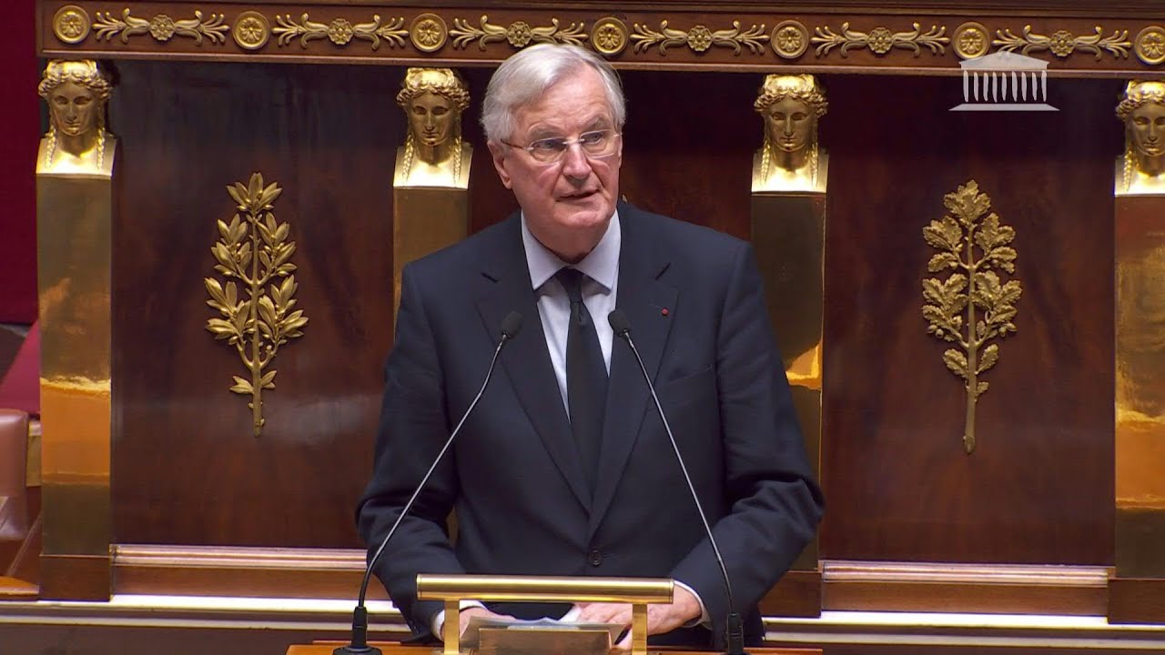 Premiê francês aprova parte do orçamento sem votação e pode sofrer moção de censura | AFP