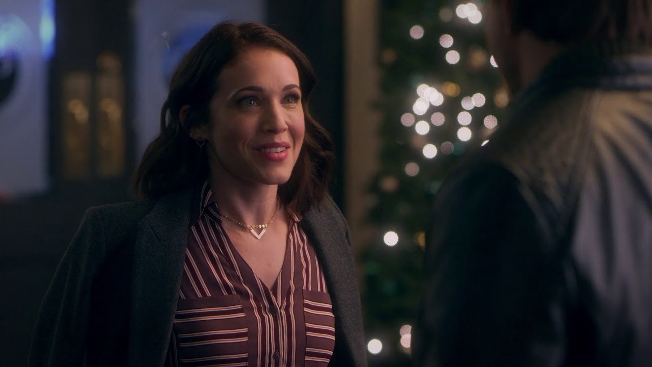 Miniature de la vidéo The Road Home for Christmas | Trailer (2019) | Marla Sokoloff, Rob Mayes, Marie Osmond du film Sur un air de Noël