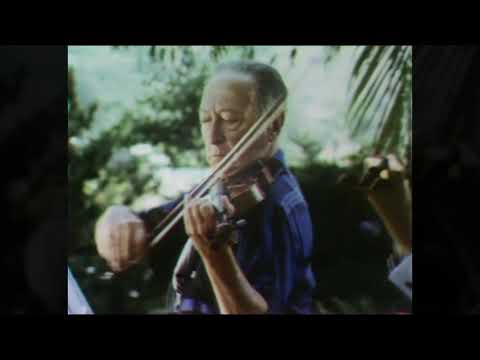 Jascha Heifetz teaching his students at home