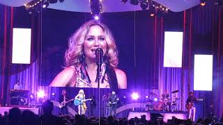 Sugarland in Nashville - &quot;Baby Girl&quot; (Jennifer moved to tears with parents in audience)