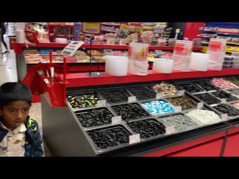 Vishanth and viru in Svinesund candy store 04.08.21