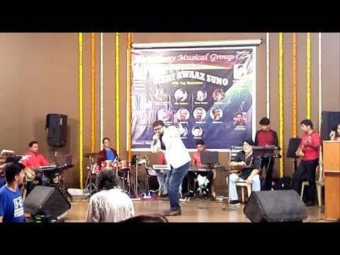 Moniil  Yeh Kaali Kaali Aankhen live by Moniil