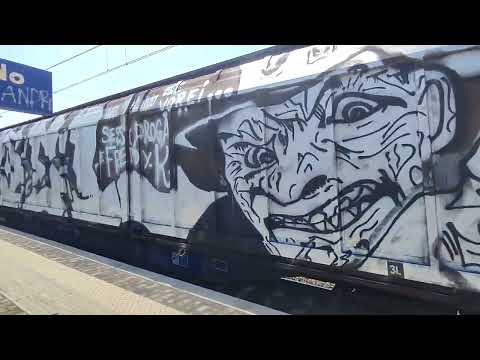 e652/treno merci in transito lentissimo alla stazione di Monterotondo