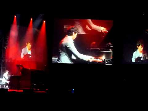 Video Games Live - Video Game Pianist Martin Leung Plays Mario Bros Blindfolded (Live In Hamilton)