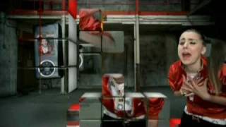 Lady Sovereign  (Love Me or Hate Me) HQ