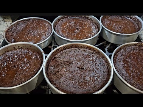 Making Jamaican Christmas cake,/ black fruitcake.