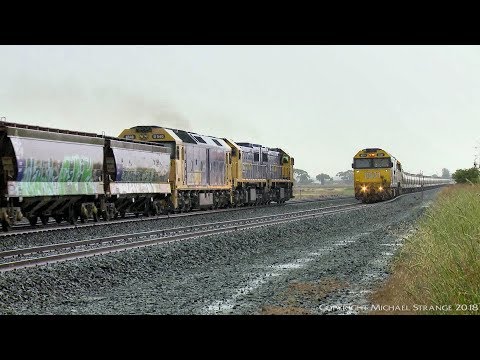 Pacific National Grain Trains Cross (26/11/2017) - PoathTV Australian Railways
